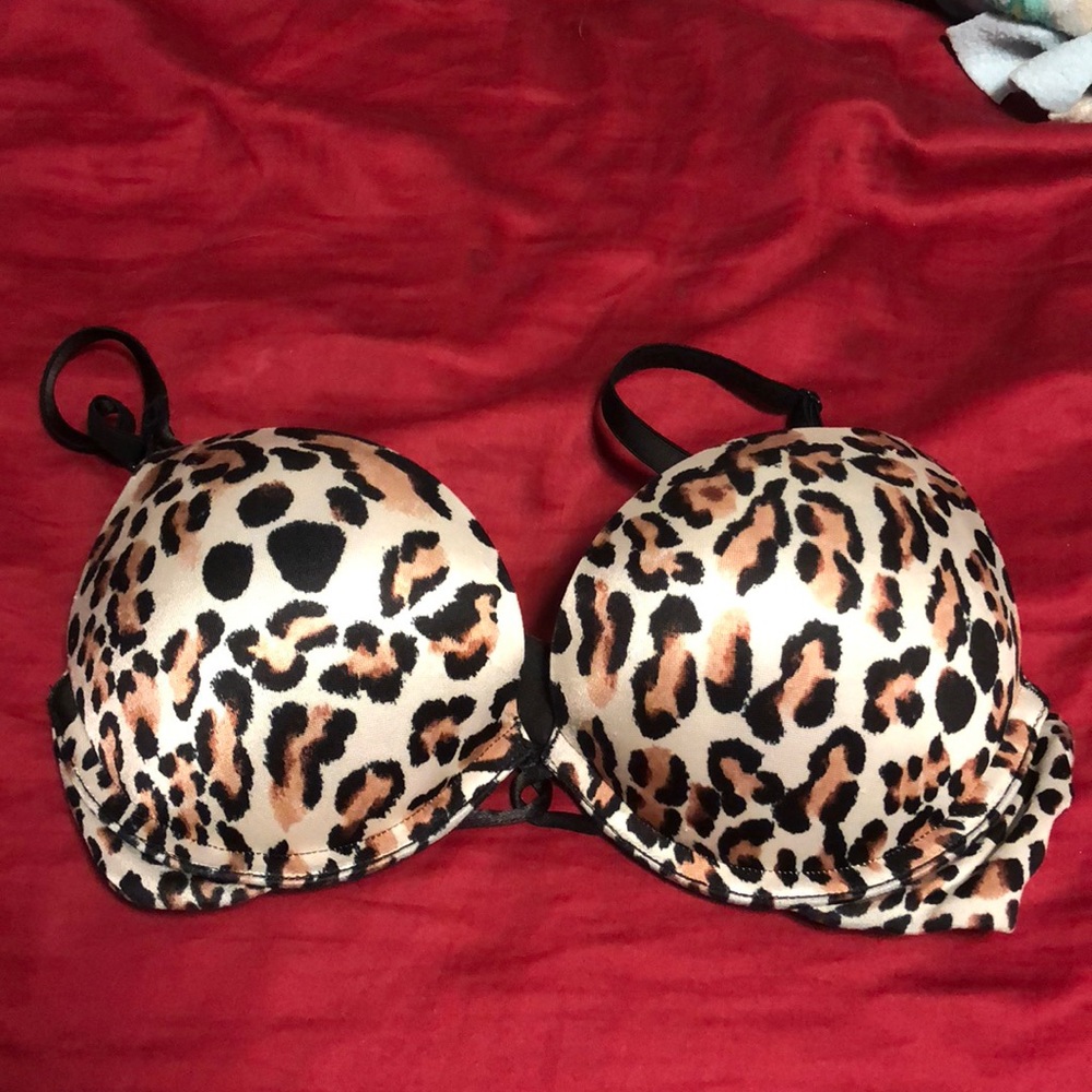 32B Victoria’s Secret Bombshell Bra